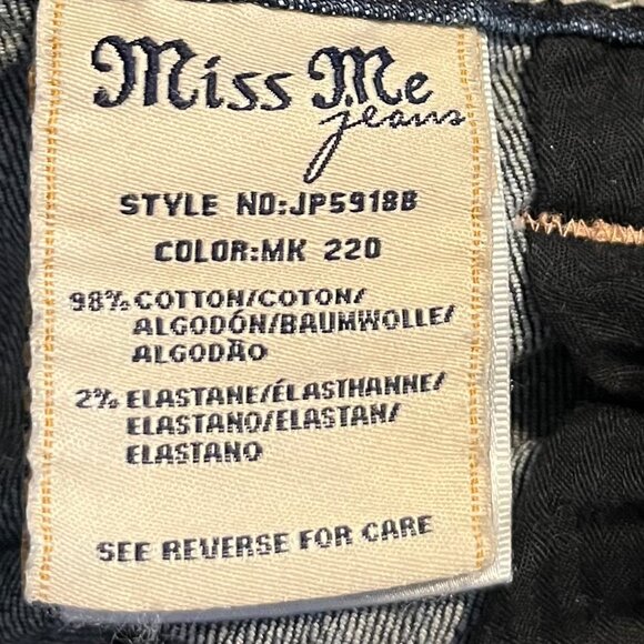 Miss Me Jeans, Size 27, Boot cut, rhinestones and sequins! - Picture 10 of 15